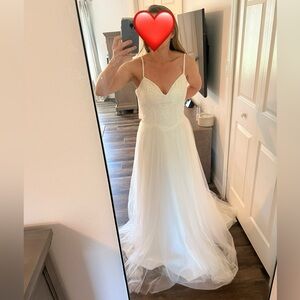 David's Bridal Ivory Lace & Tulle Spaghetti Strap Wedding Dress